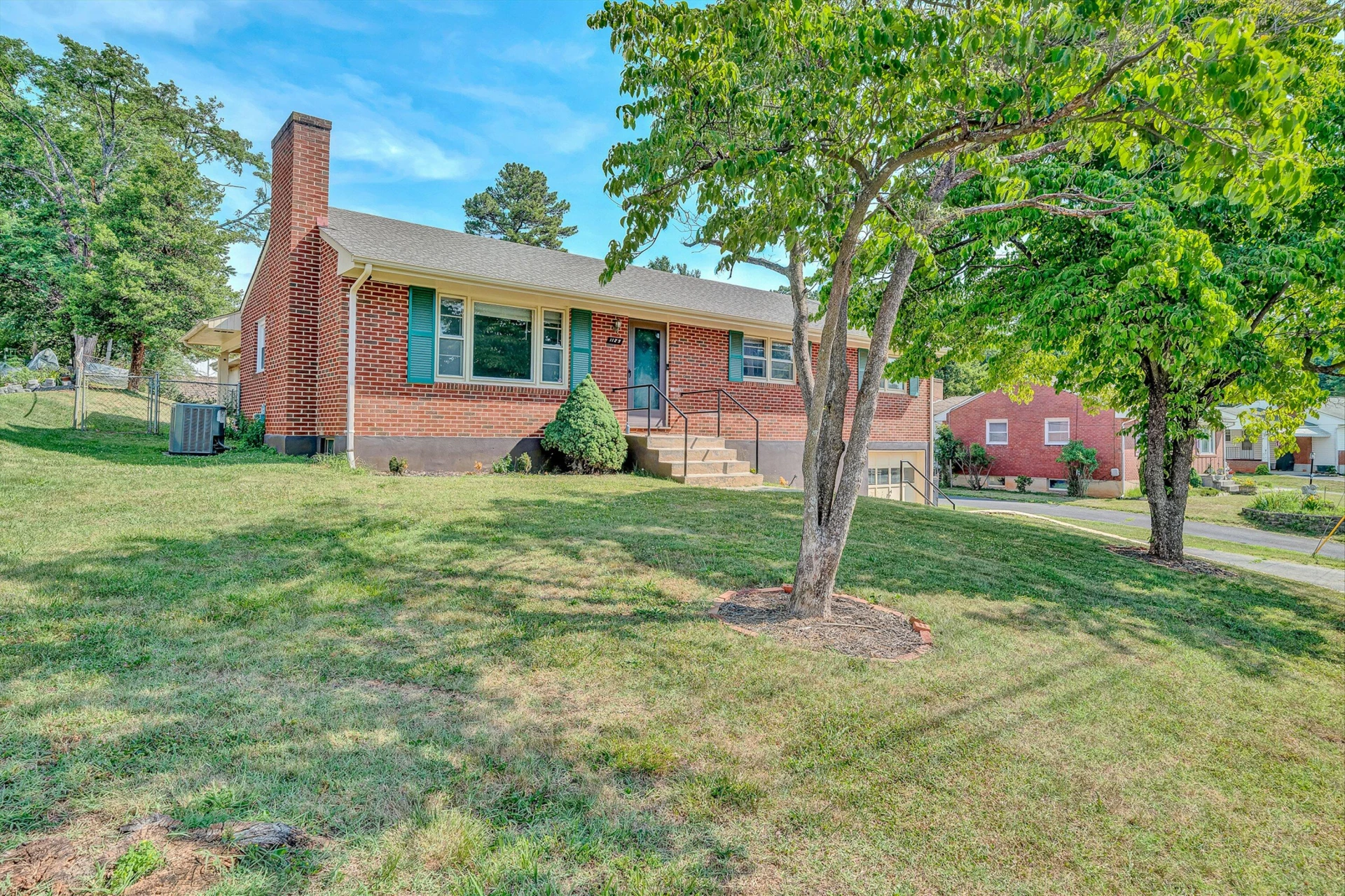 1129 Stoutamire DR - Photo 2