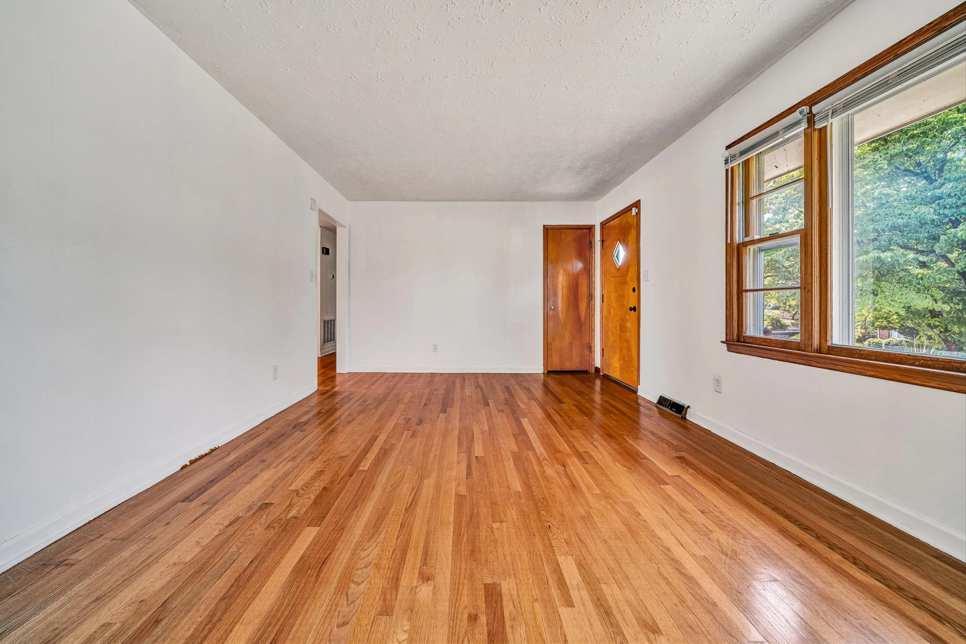 1129 Stoutamire DR - Photo 3