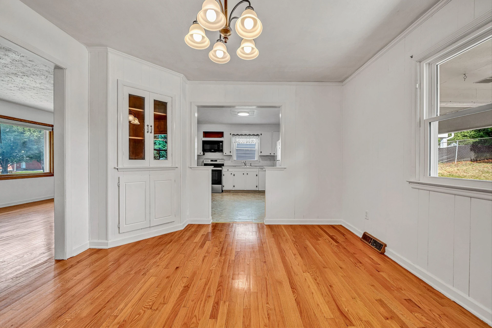 1129 Stoutamire DR - Photo 6