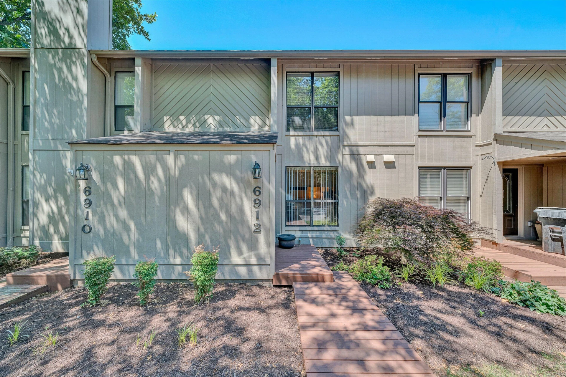 6912 Buck Crossing DR