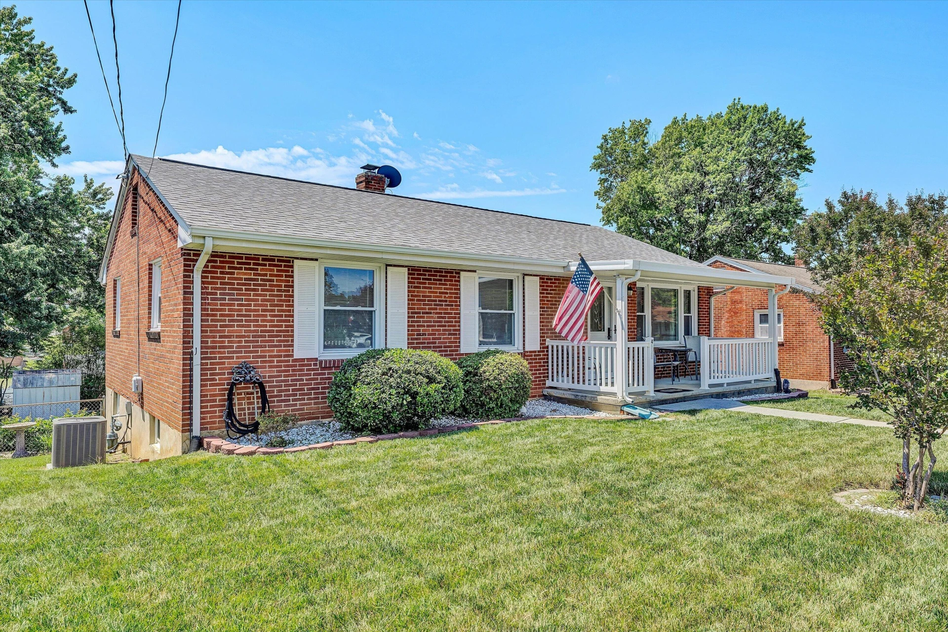 4928 Pomeroy RD NW - Photo 2