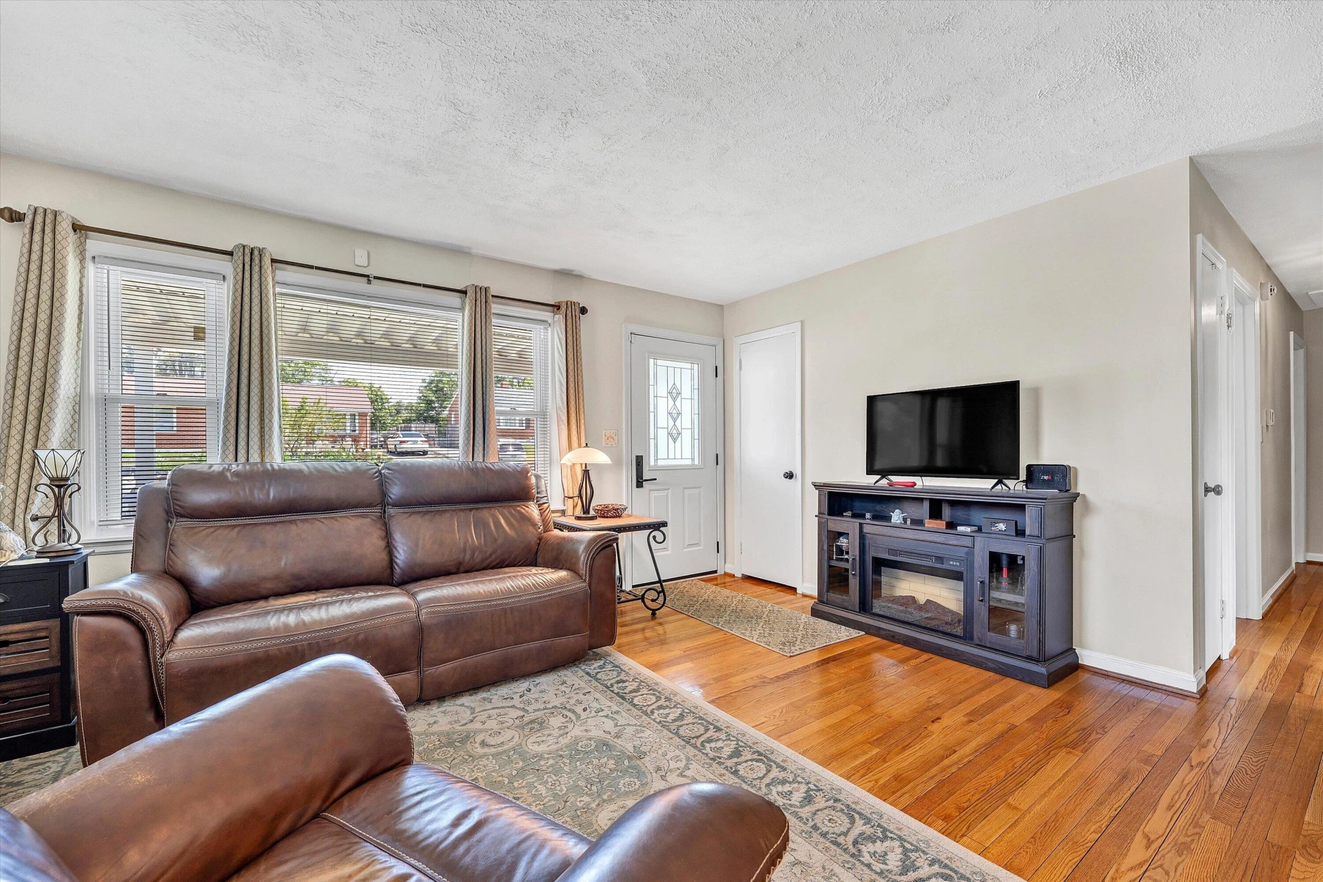 4928 Pomeroy RD NW - Photo 8