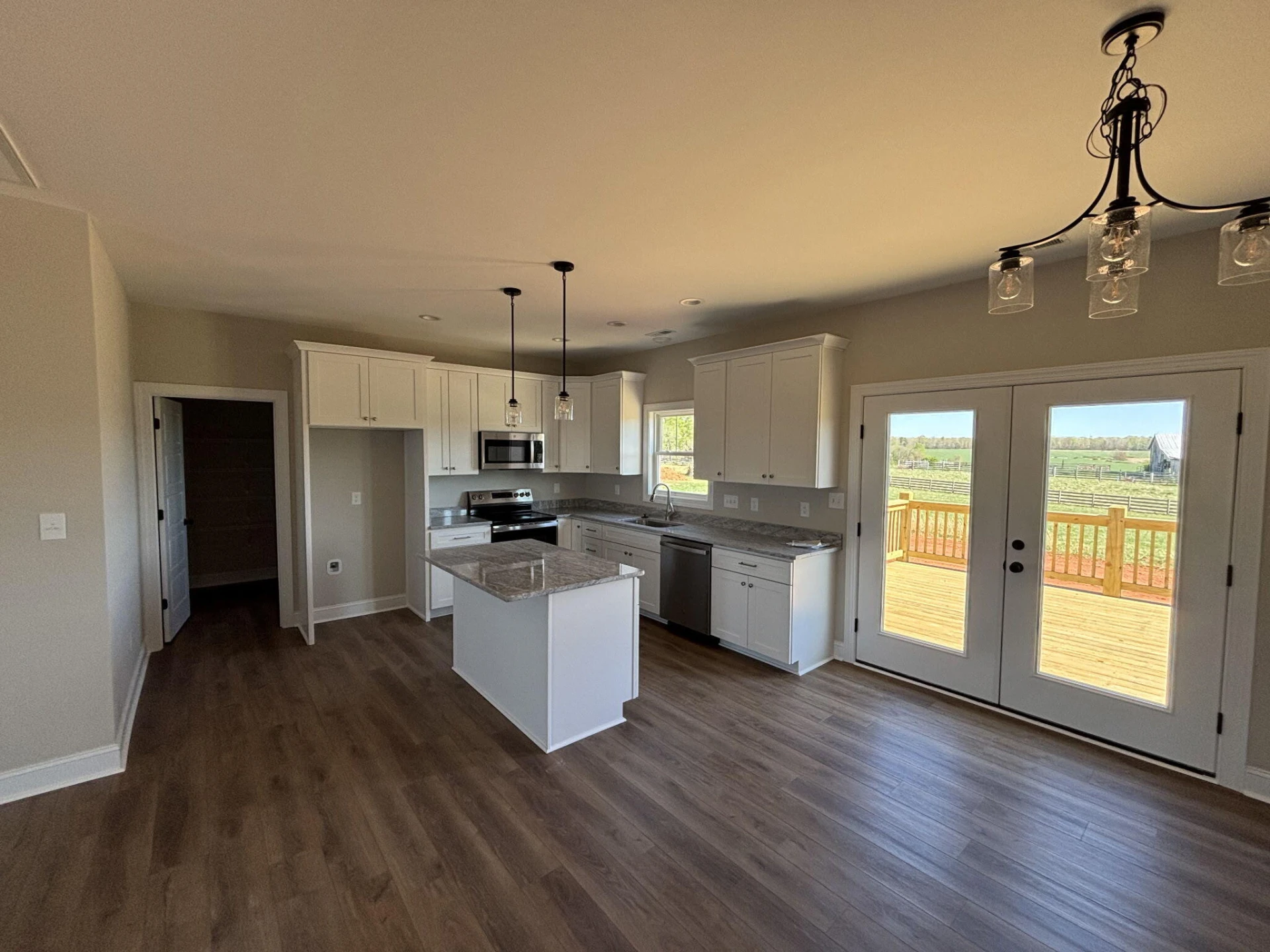 10384 Leesville RD - Photo 4