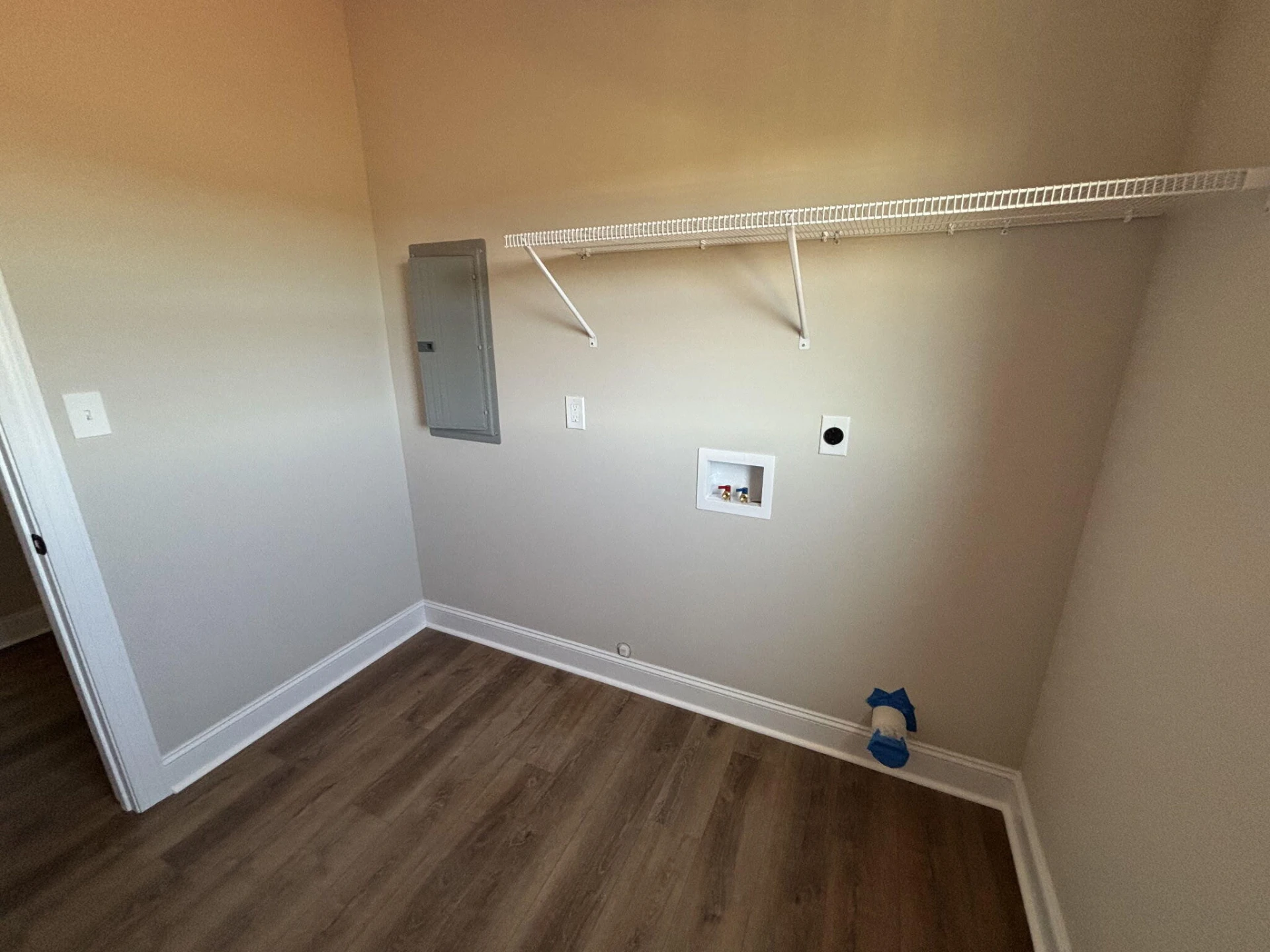 10384 Leesville RD - Photo 8