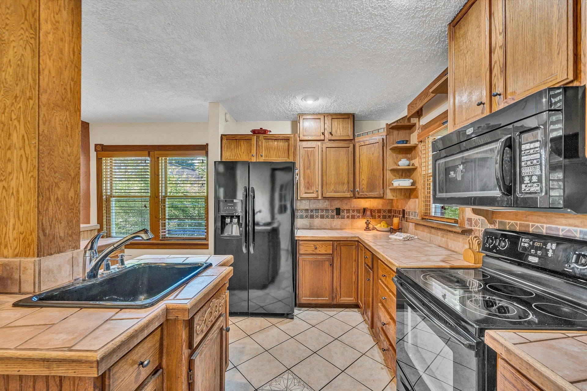 1901 Main ST SW - Photo 17