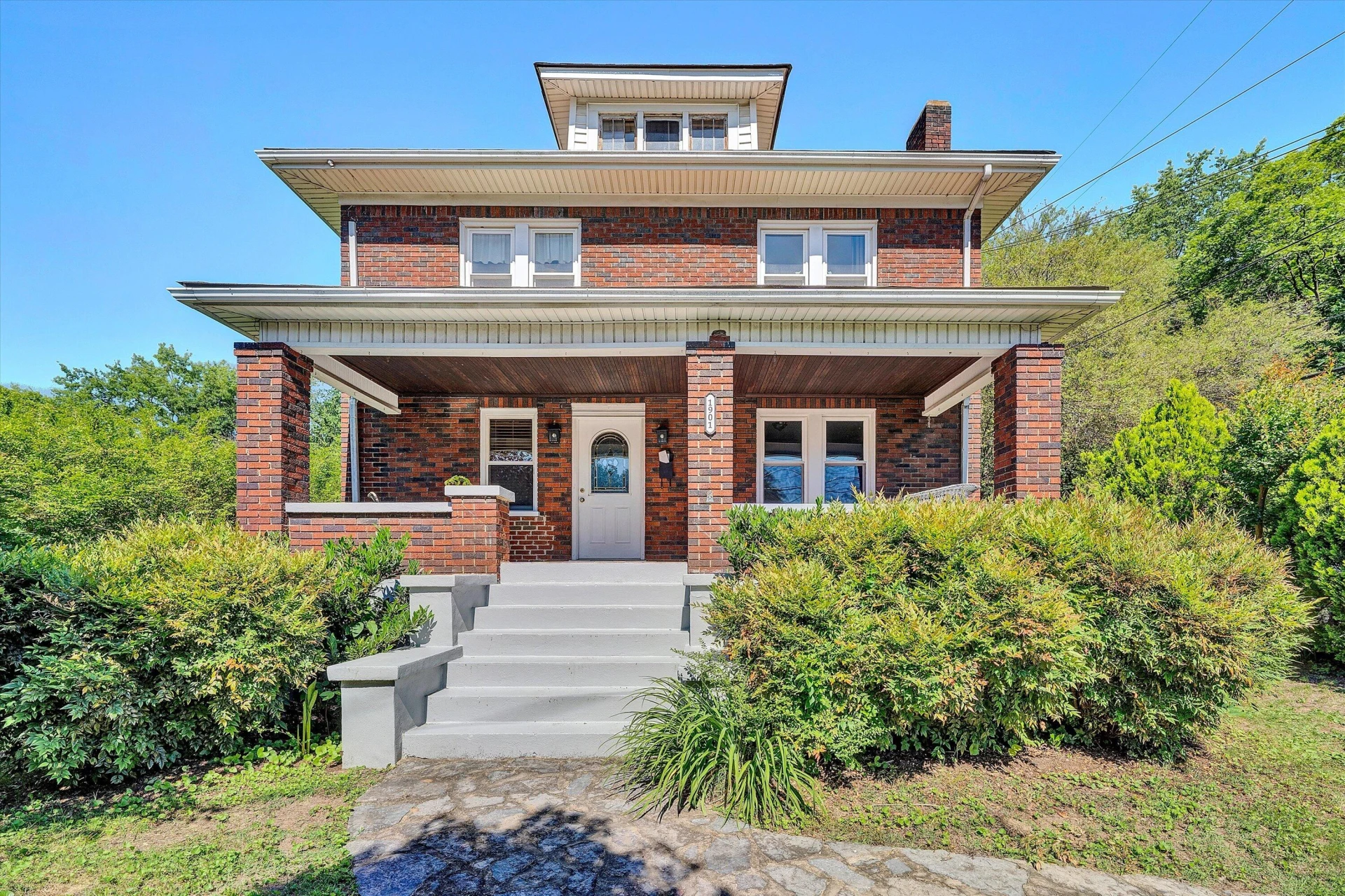 1901 Main ST SW - Photo 2