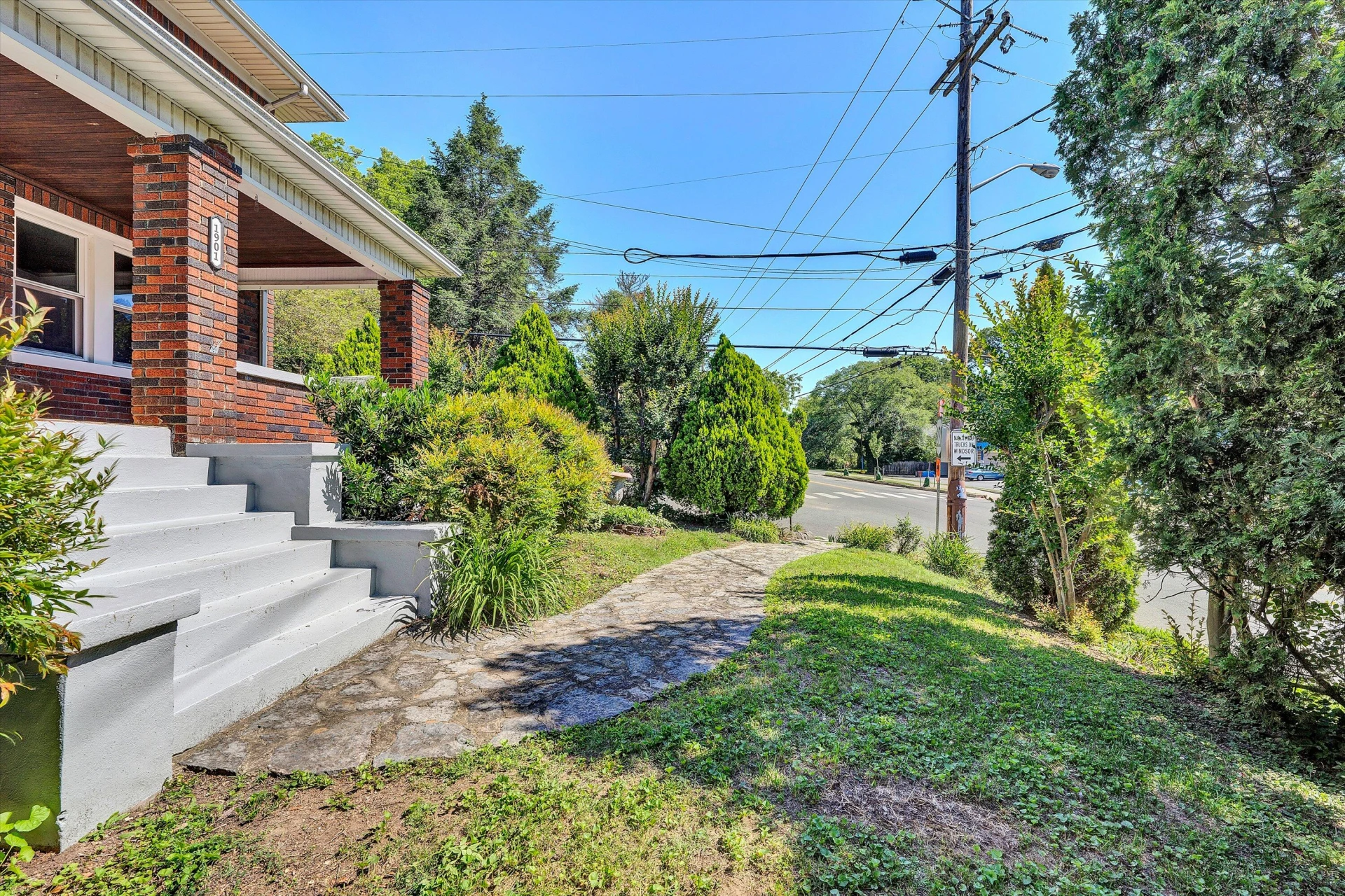 1901 Main ST SW - Photo 5
