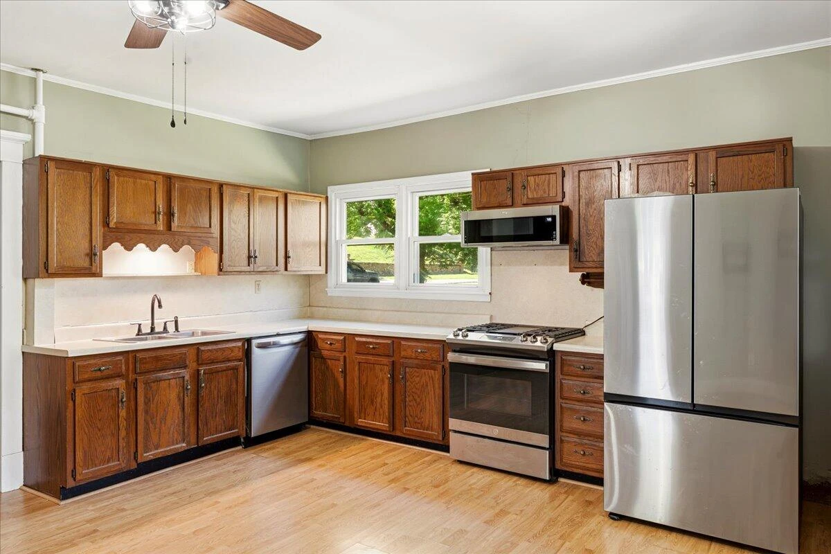 535 Boyd ST - Photo 8