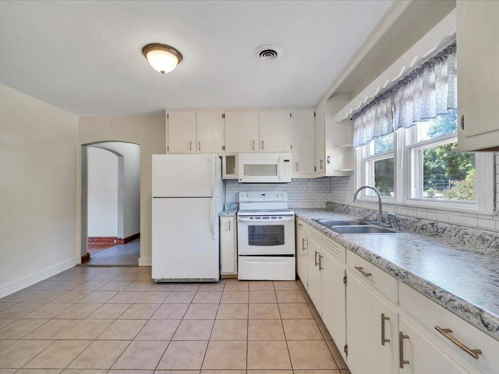 145 Alma BLVD - Photo 10