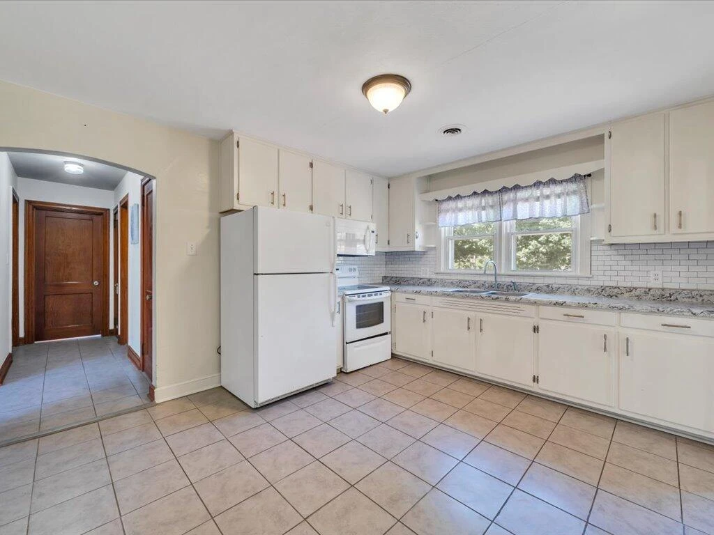 145 Alma BLVD - Photo 9