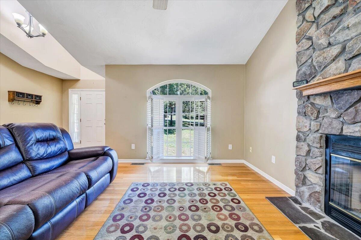 1425 Virginia Ridge DR - Photo 4
