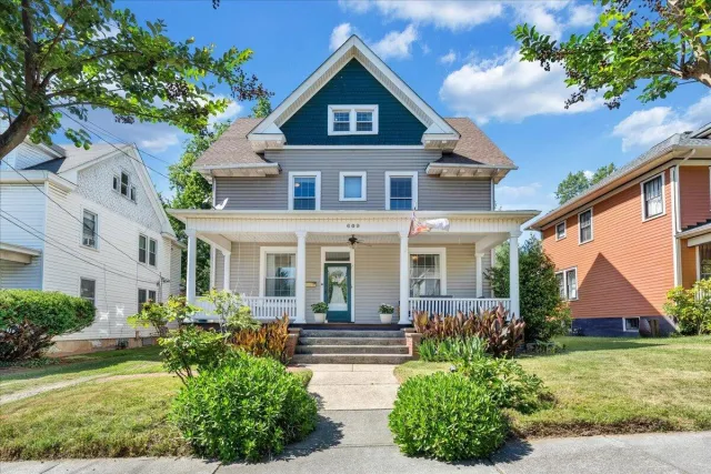 609 Allison AVE SW