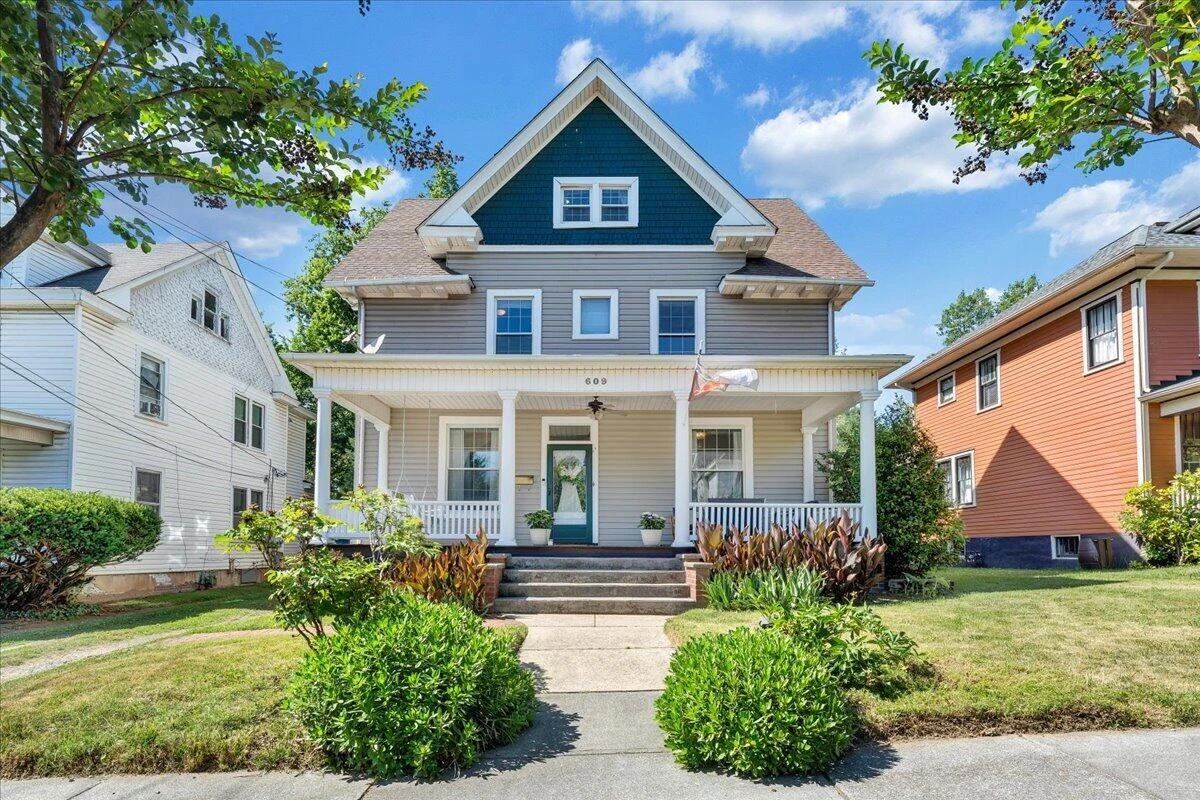 609 Allison AVE SW