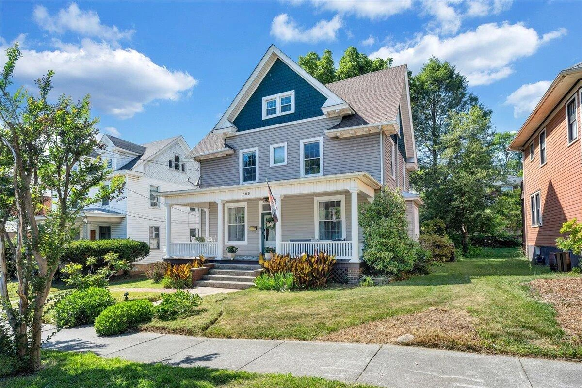 609 Allison AVE SW - Photo 3