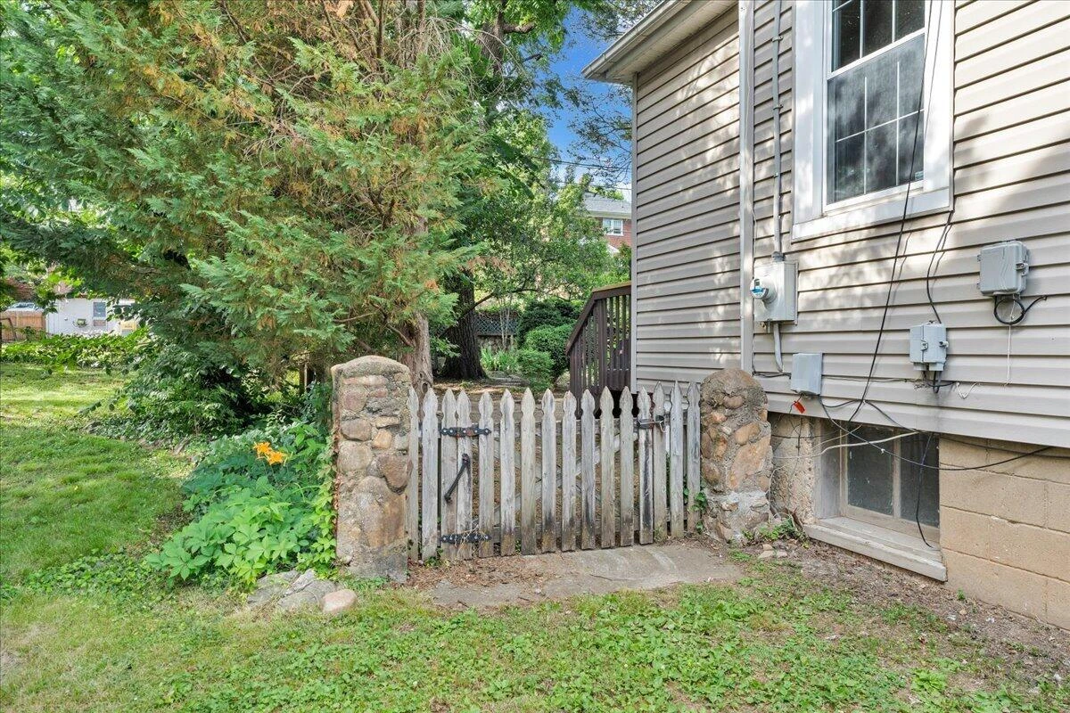 609 Allison AVE SW - Photo 38