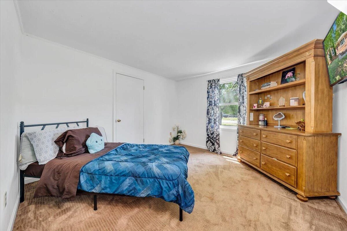 390 Rakes RD - Photo 14