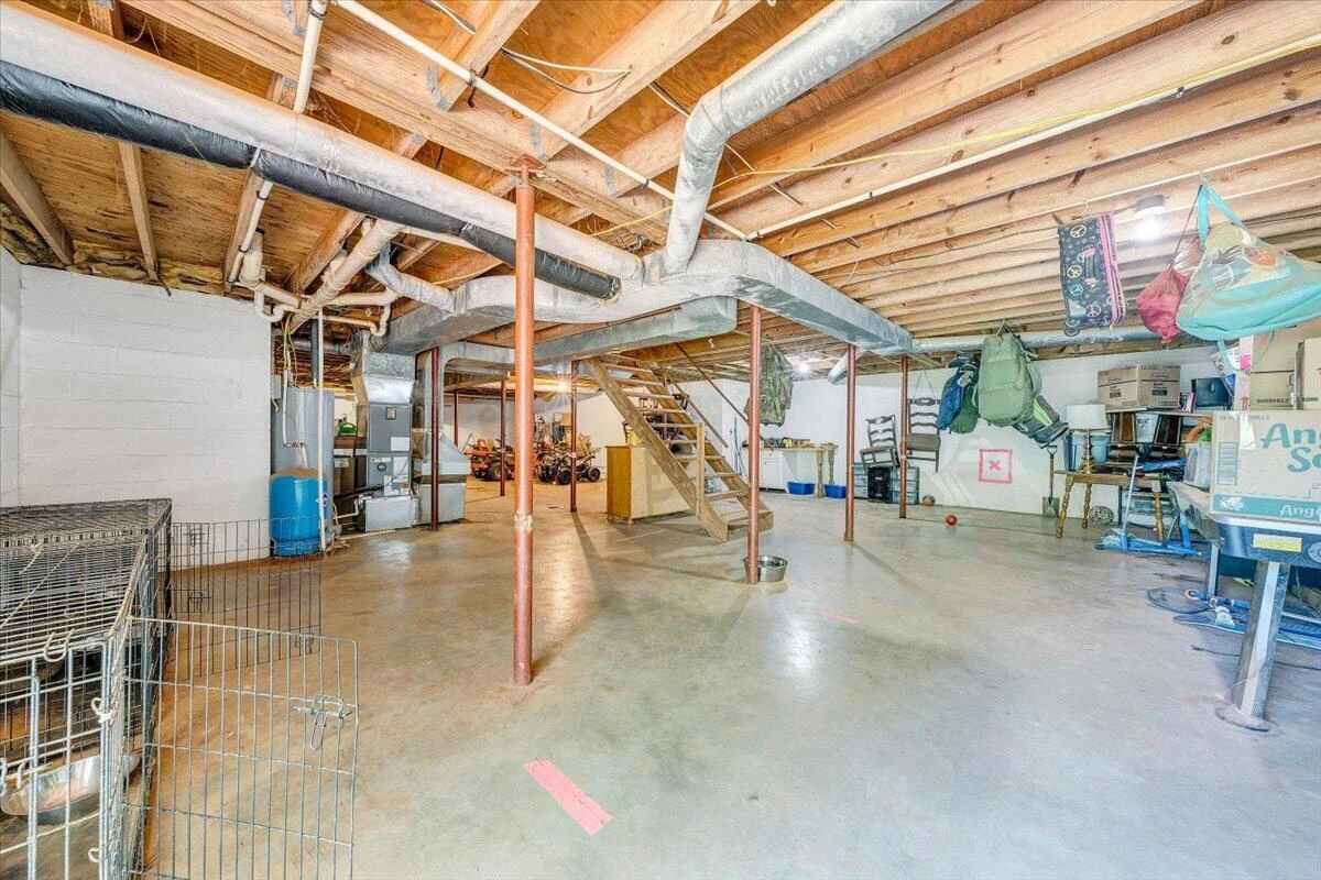 390 Rakes RD - Photo 15
