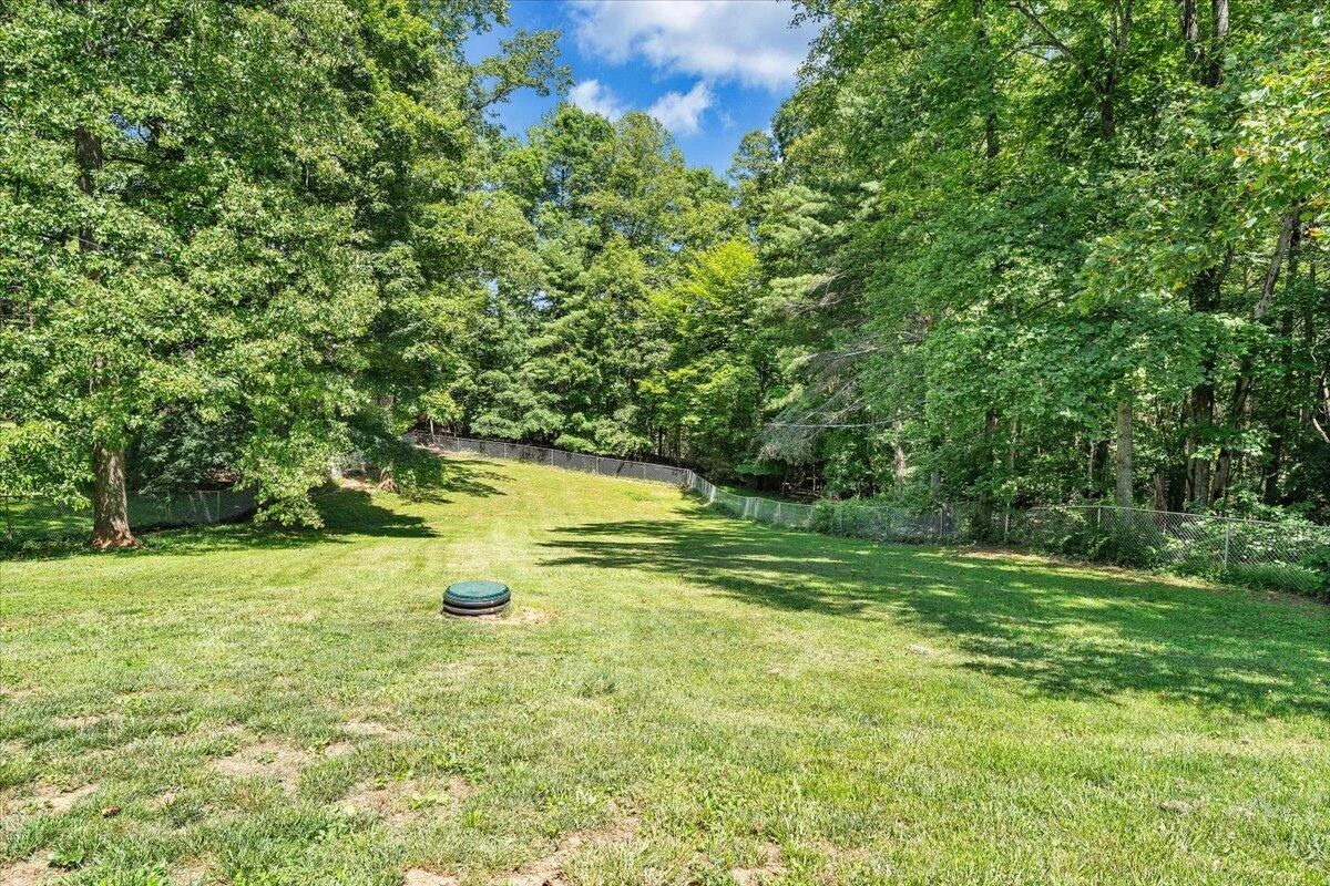 390 Rakes RD - Photo 17