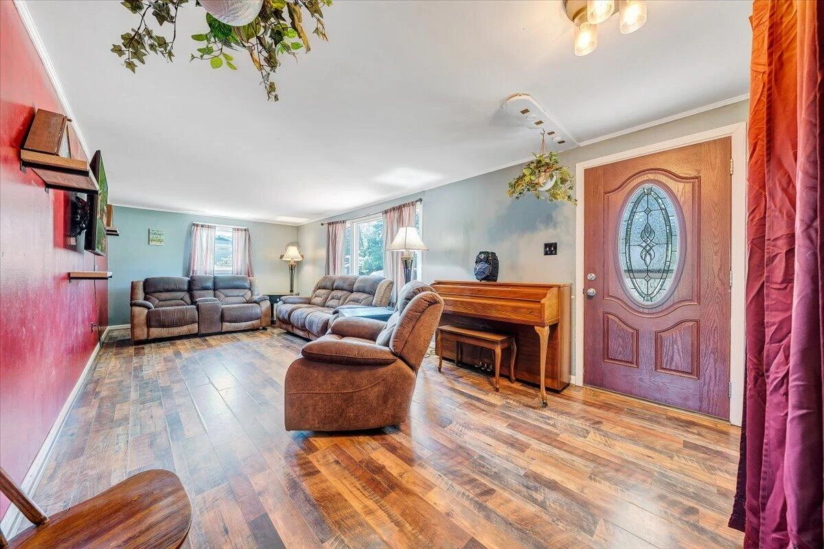 390 Rakes RD - Photo 2