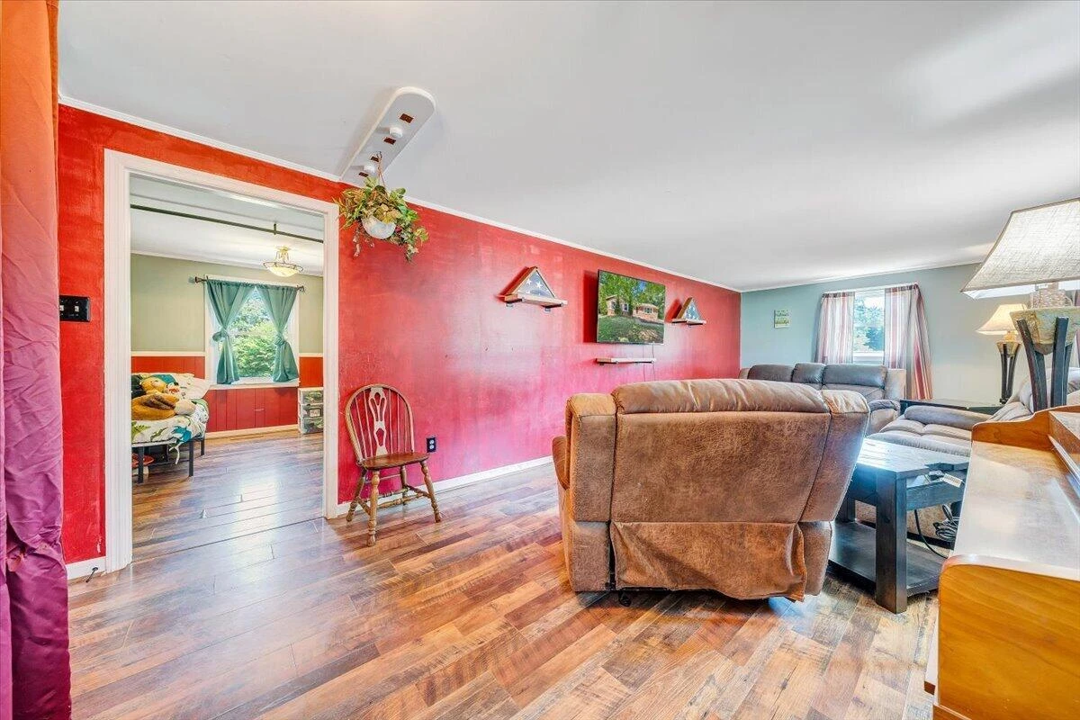 390 Rakes RD - Photo 3