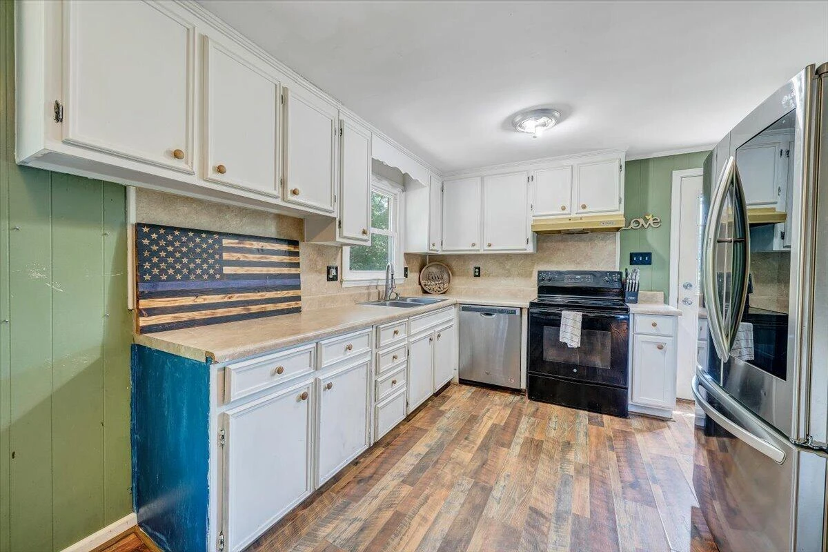 390 Rakes RD - Photo 8