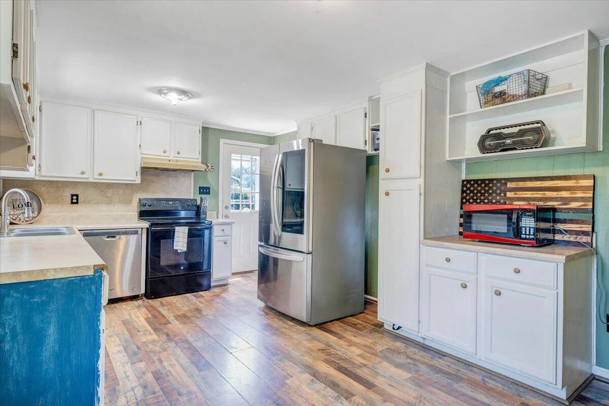 390 Rakes RD - Photo 9