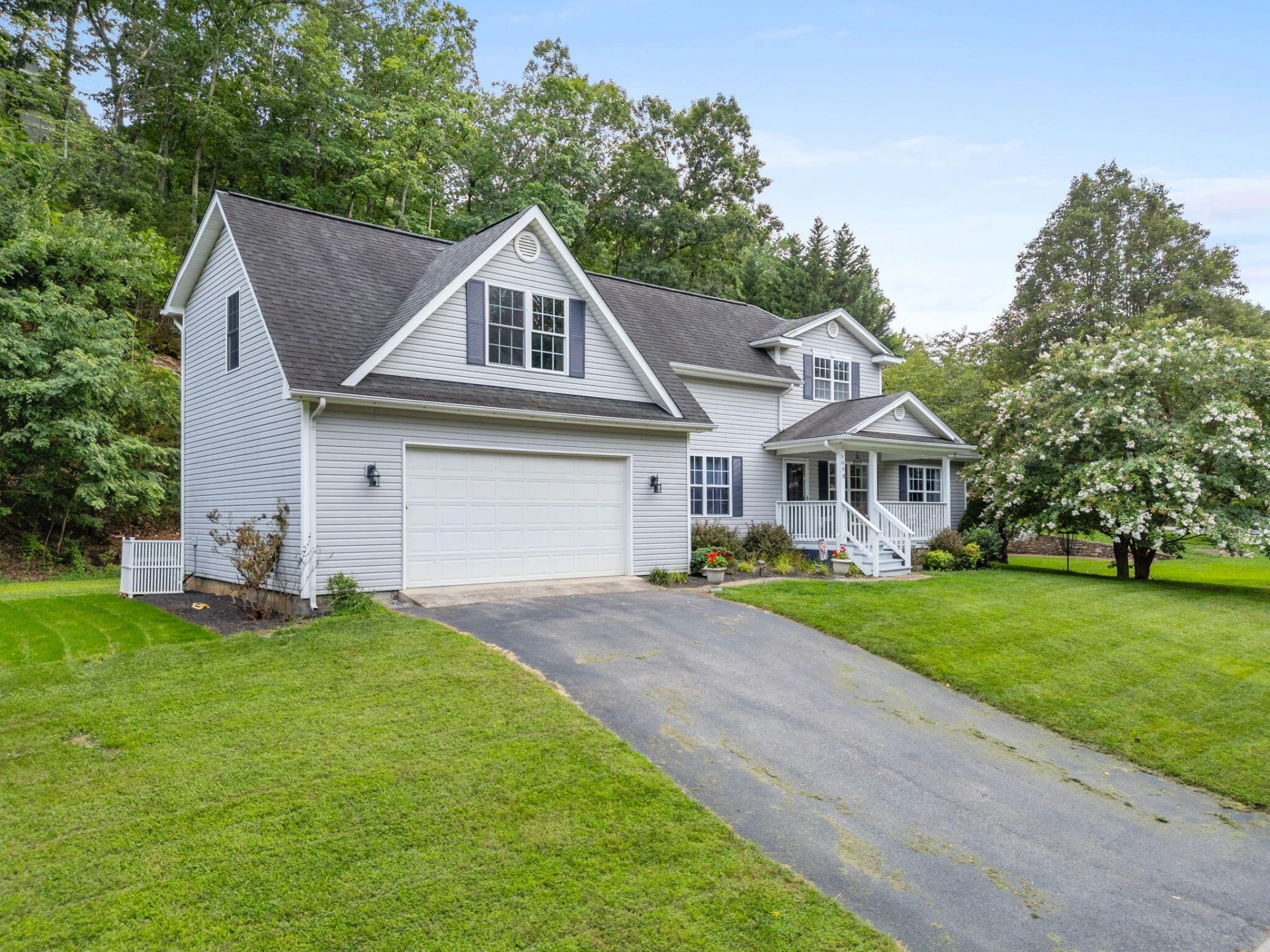 5898 Lakemont DR - Photo 3