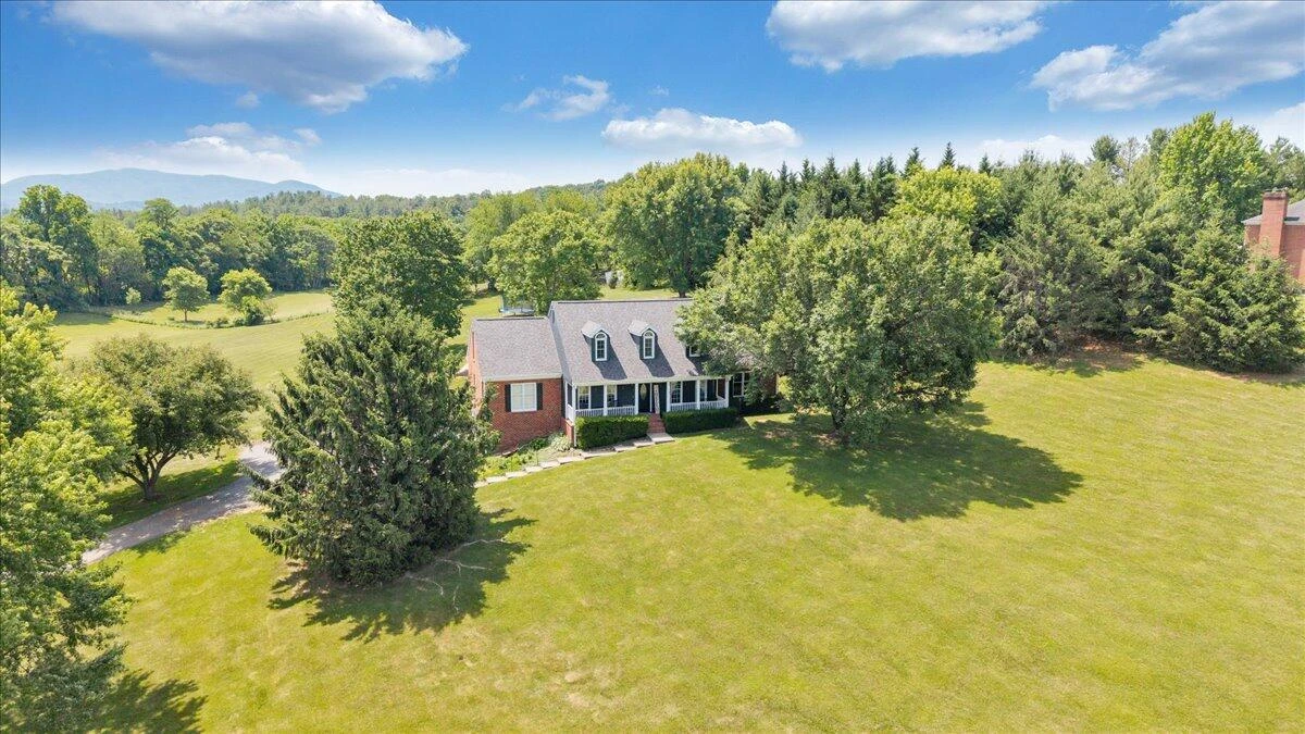 144 E Arrowhead CT - Photo 101