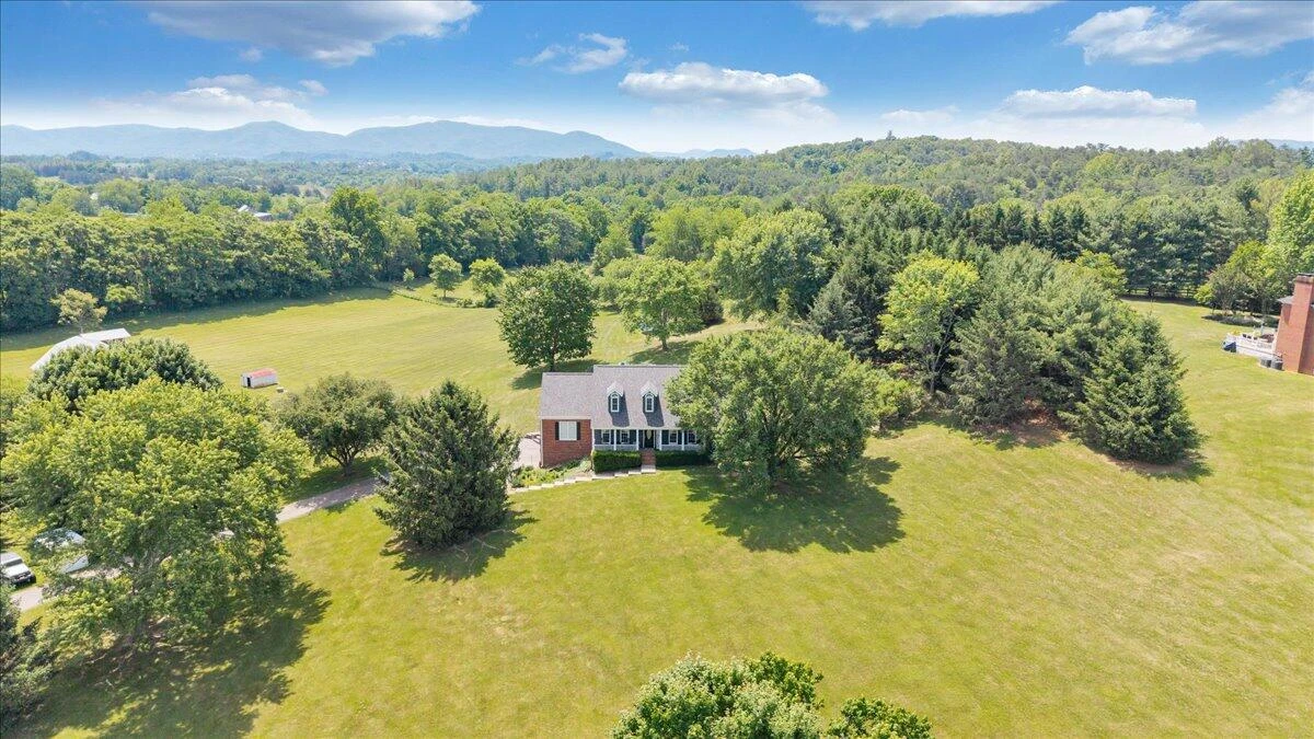 144 E Arrowhead CT - Photo 102