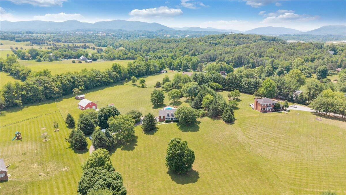 144 E Arrowhead CT - Photo 103