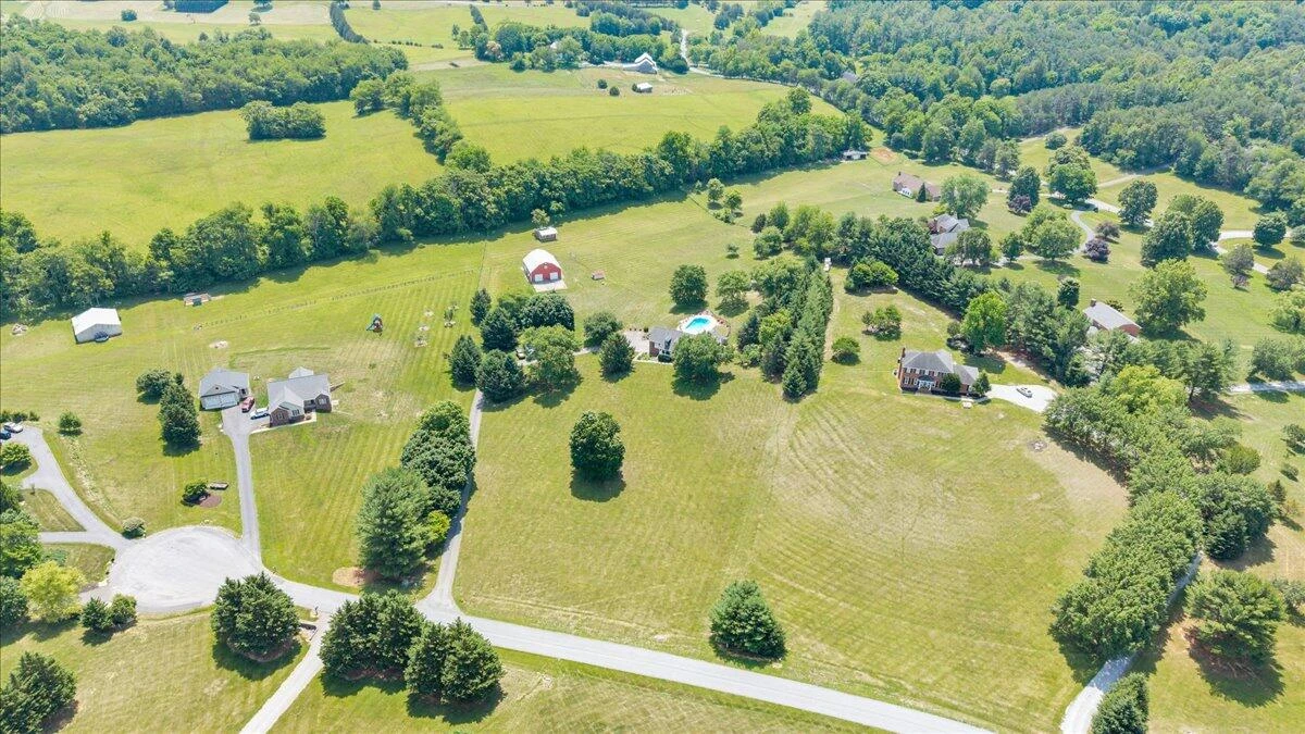 144 E Arrowhead CT - Photo 107