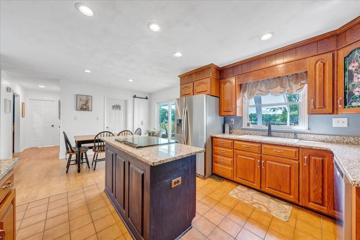 144 E Arrowhead CT - Photo 13