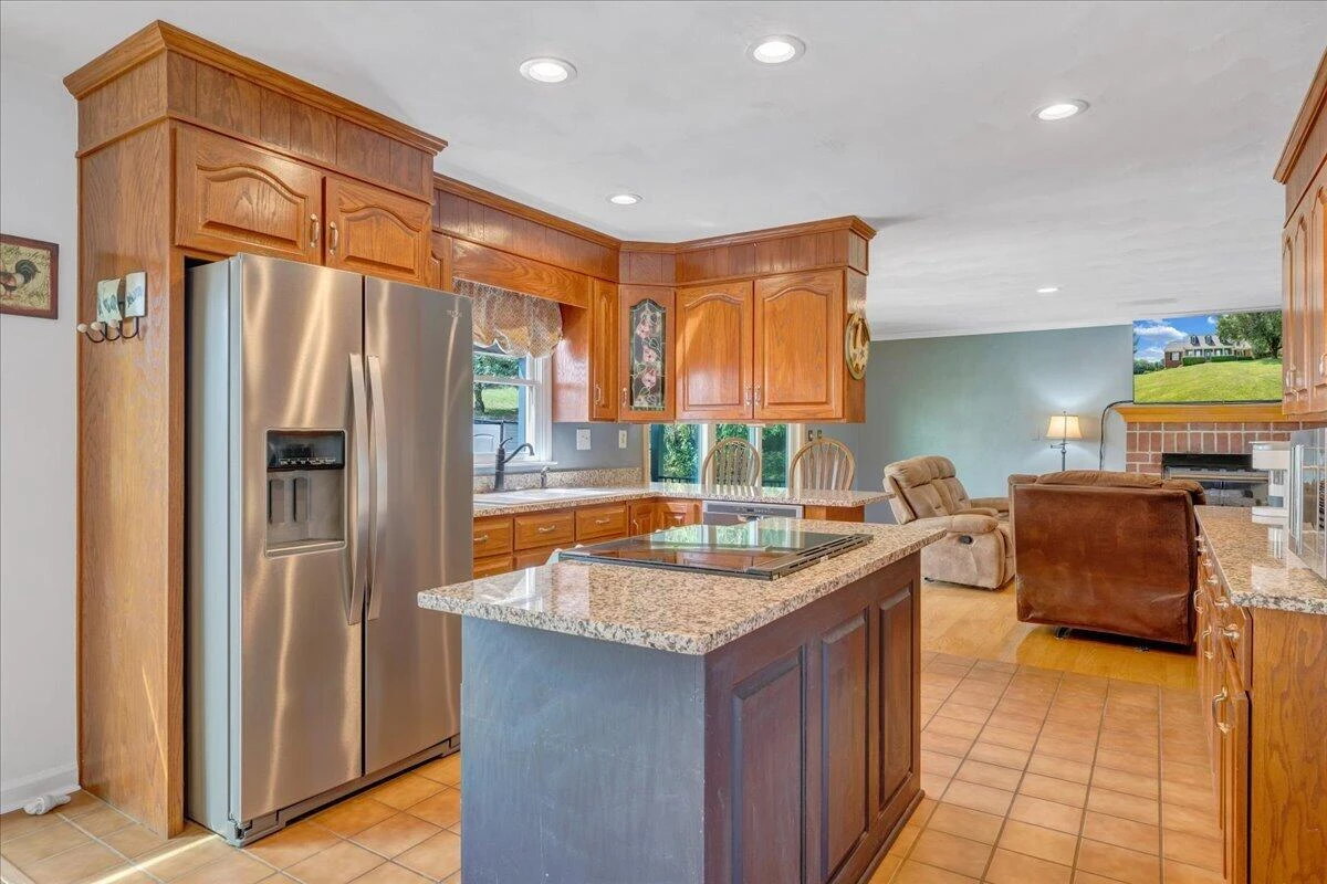 144 E Arrowhead CT - Photo 17