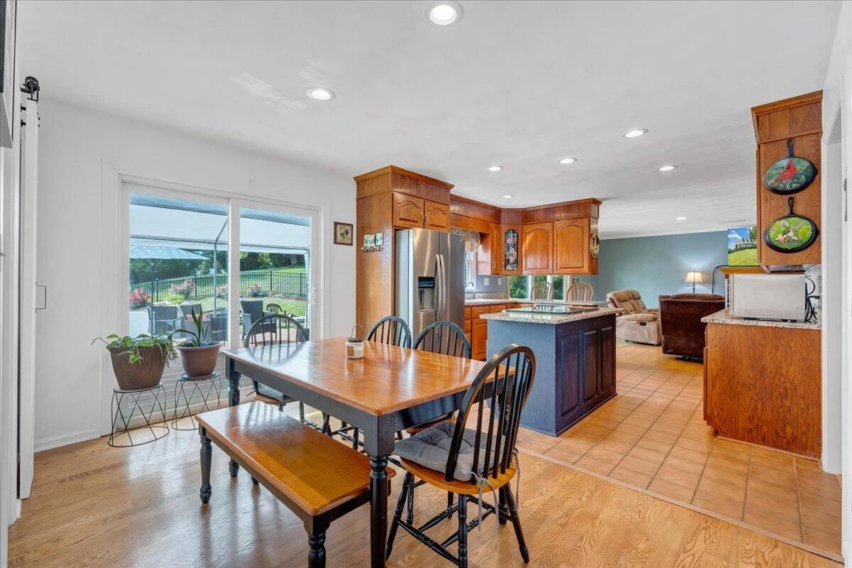144 E Arrowhead CT - Photo 19