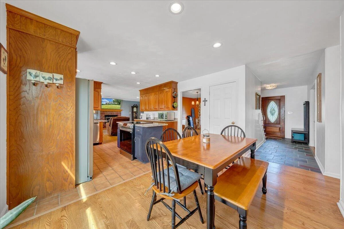 144 E Arrowhead CT - Photo 21