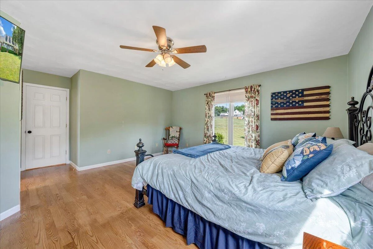 144 E Arrowhead CT - Photo 33