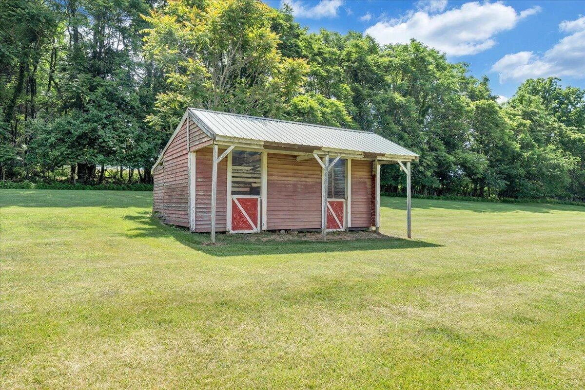 144 E Arrowhead CT - Photo 69