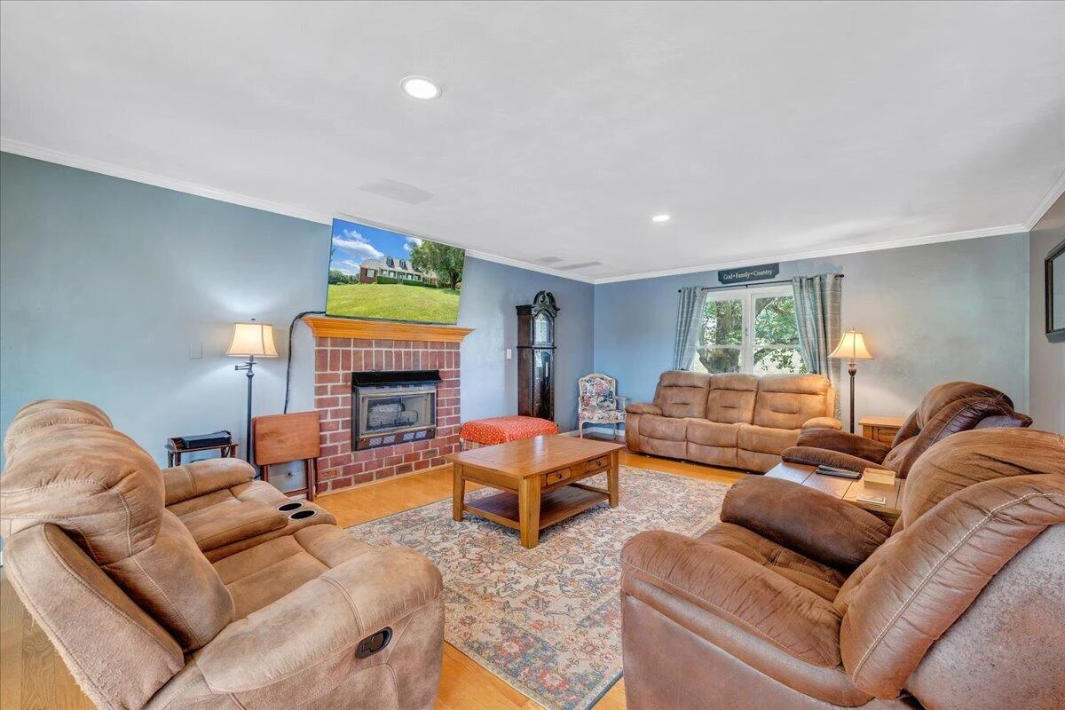 144 E Arrowhead CT - Photo 7