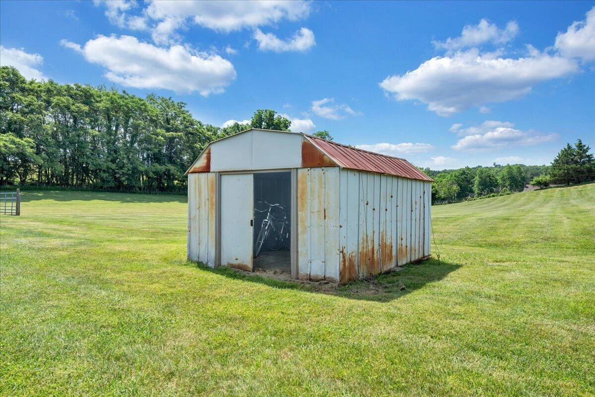 144 E Arrowhead CT - Photo 70