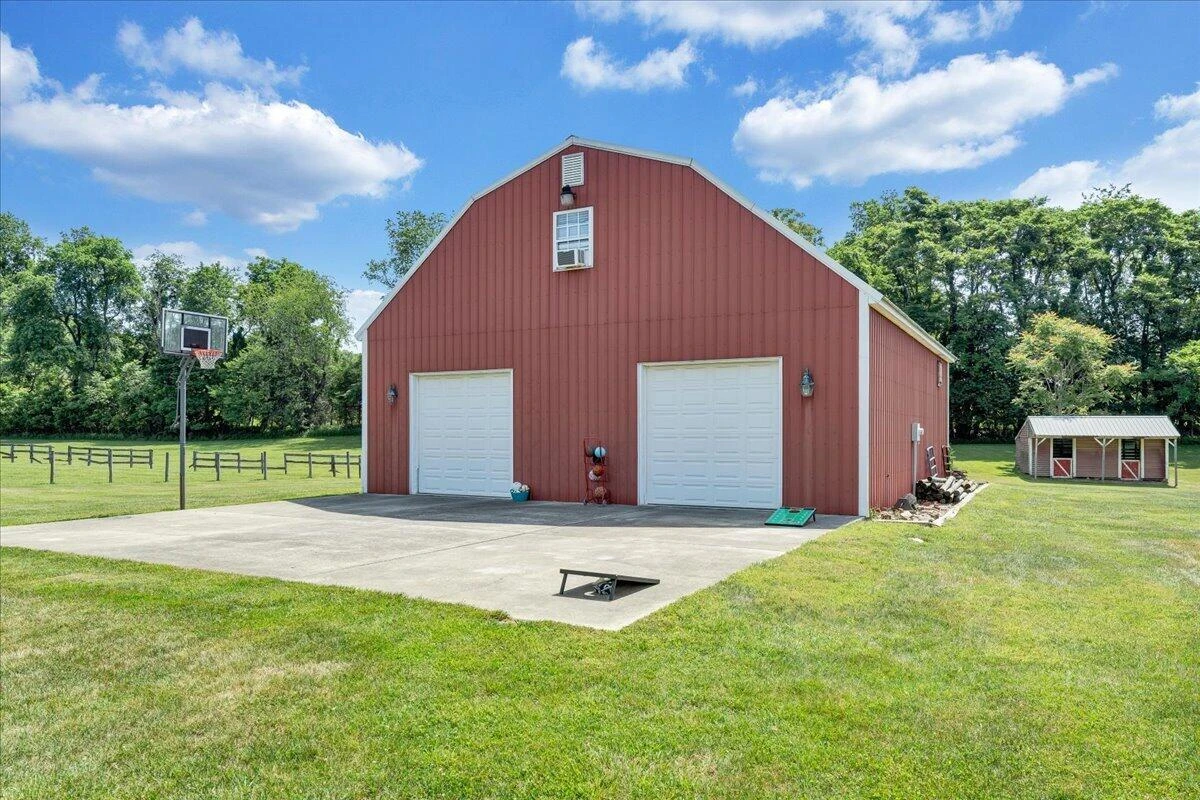 144 E Arrowhead CT - Photo 71