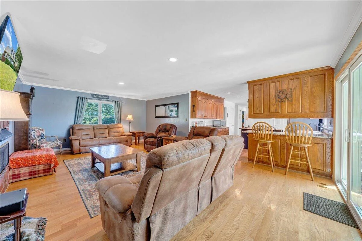 144 E Arrowhead CT - Photo 8