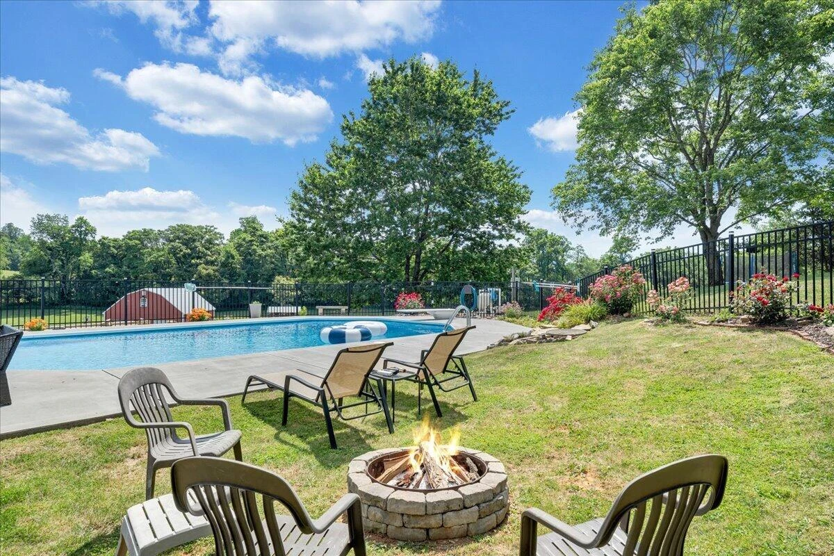 144 E Arrowhead CT - Photo 83