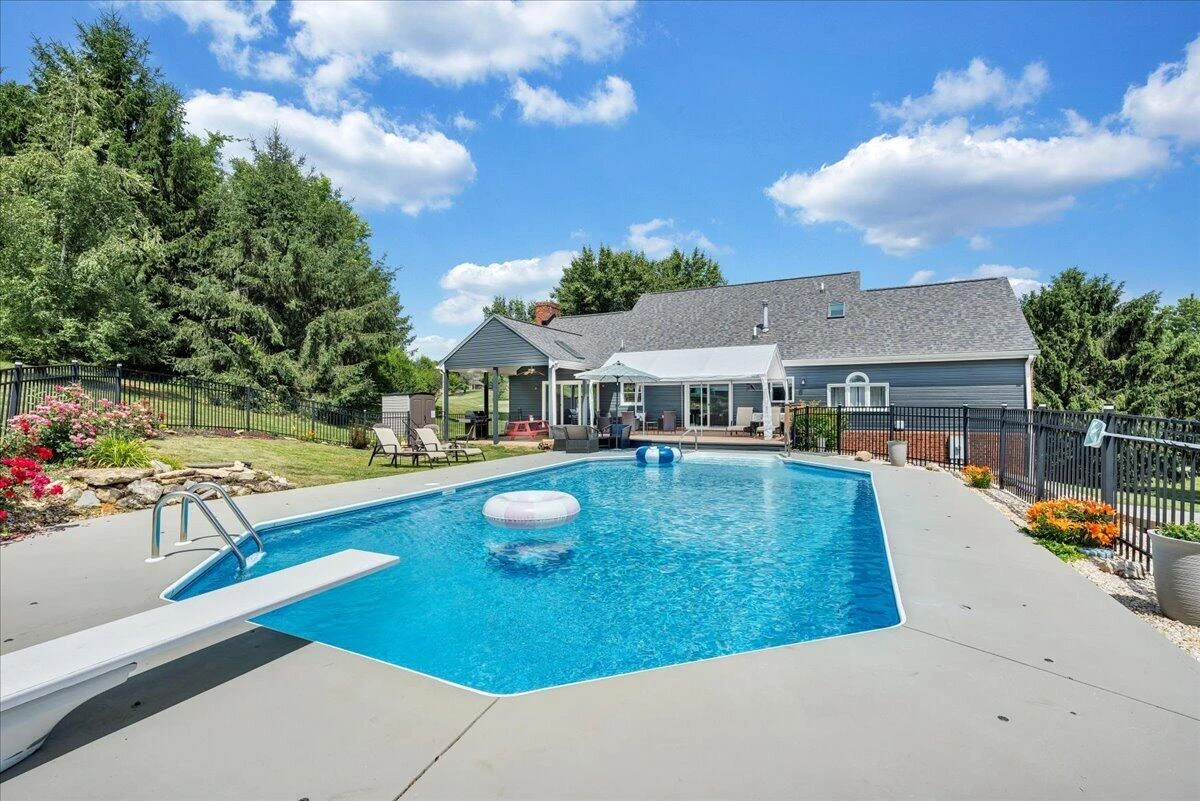 144 E Arrowhead CT - Photo 85