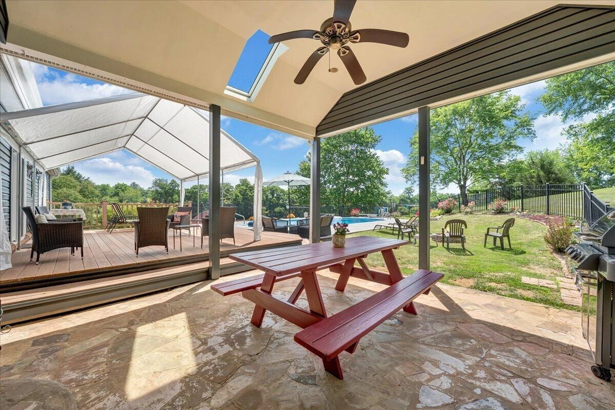 144 E Arrowhead CT - Photo 88