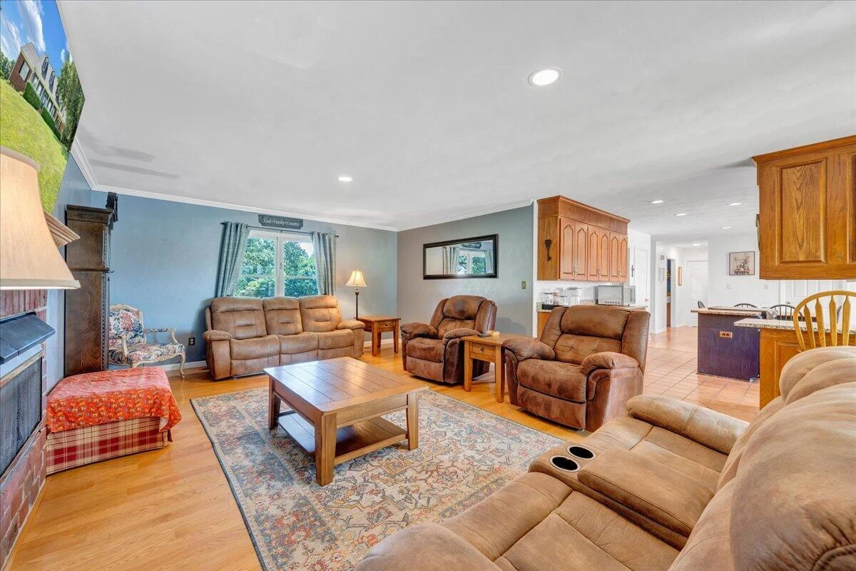 144 E Arrowhead CT - Photo 9