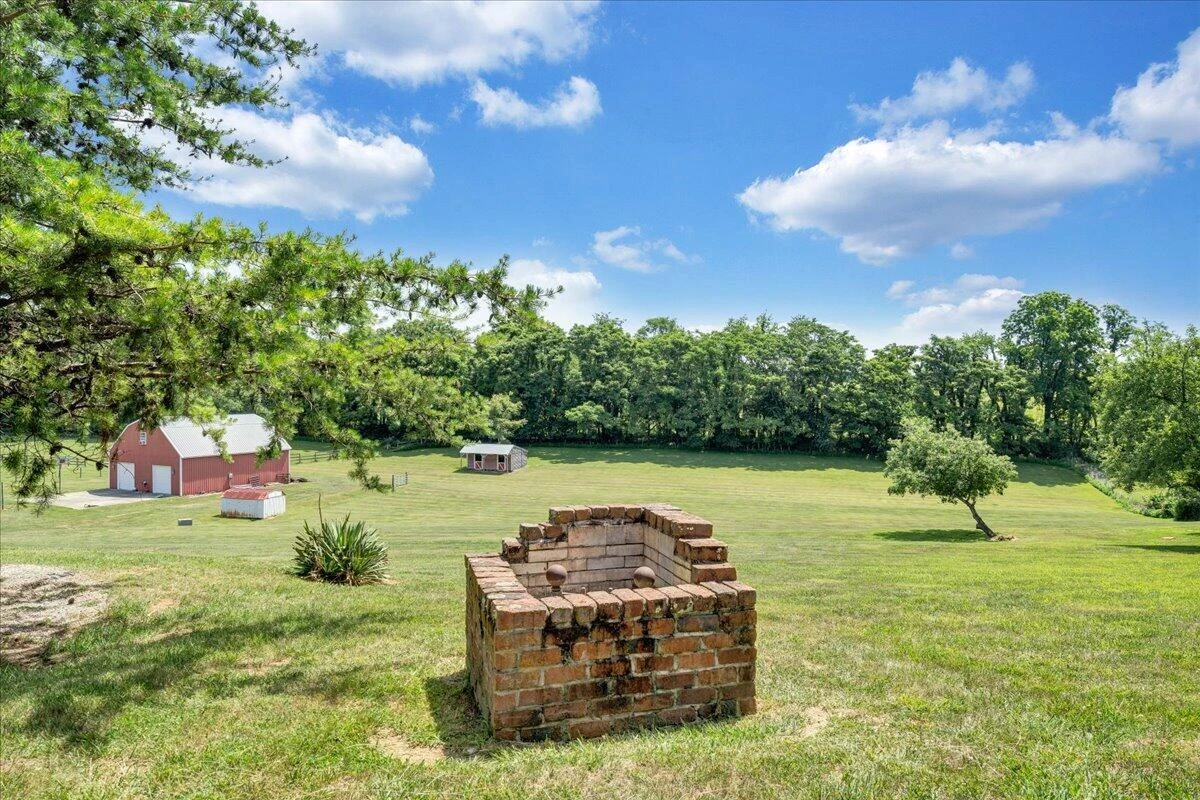 144 E Arrowhead CT - Photo 91