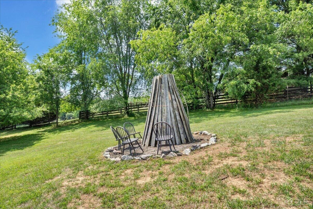 144 E Arrowhead CT - Photo 92