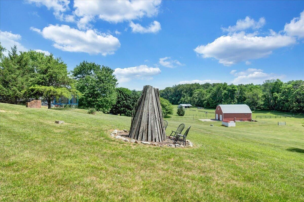 144 E Arrowhead CT - Photo 93