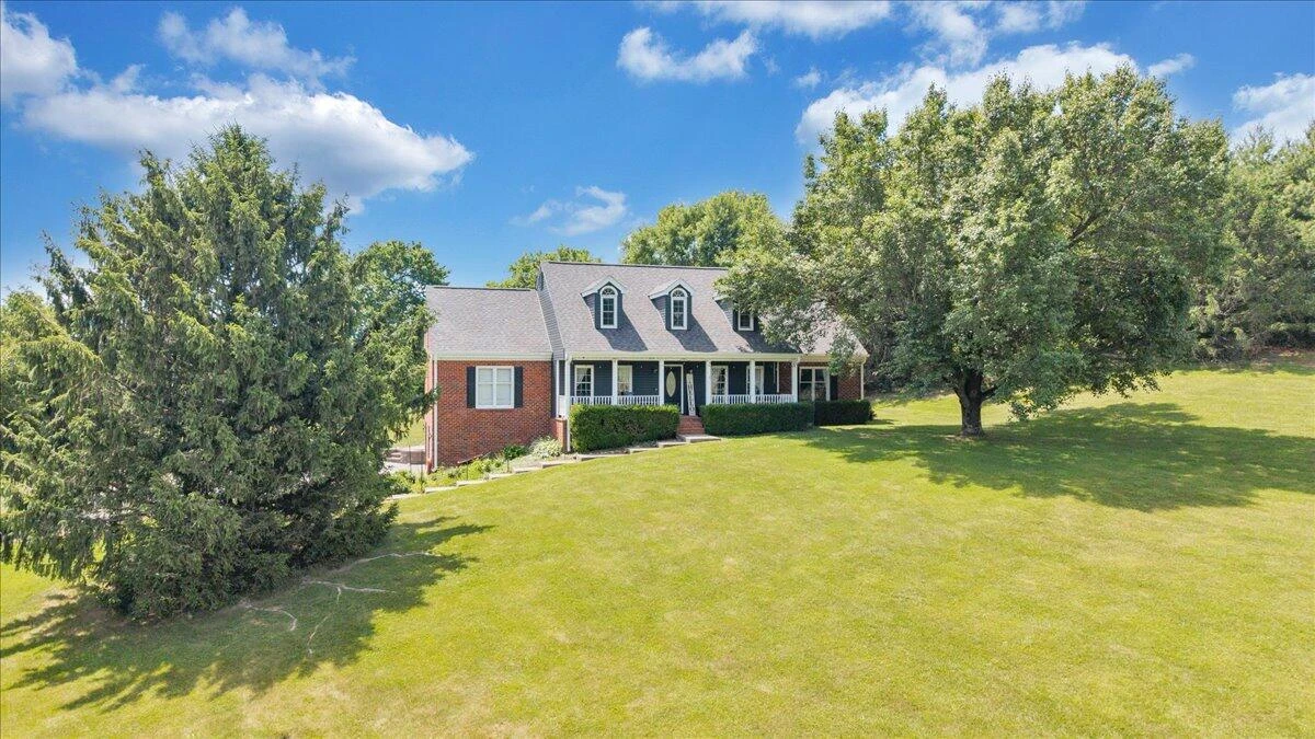 144 E Arrowhead CT - Photo 96