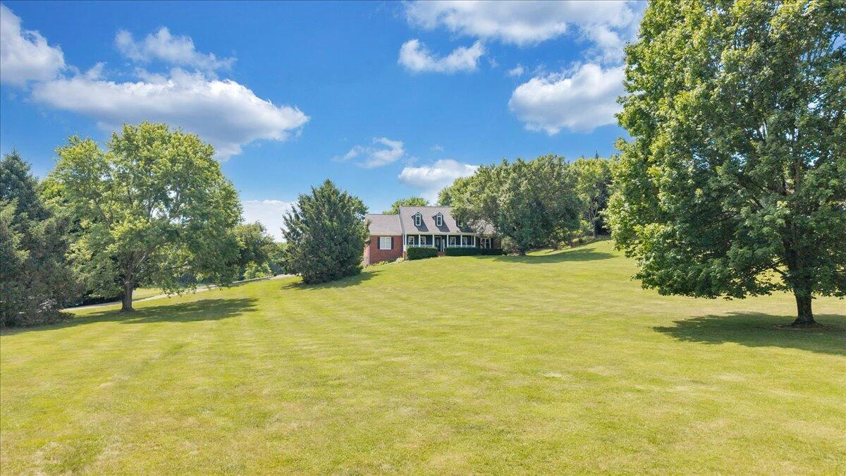 144 E Arrowhead CT - Photo 97